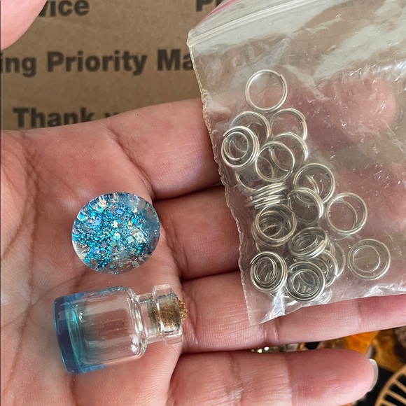 Colorful Jewelry Assortment Box - Picture 4 of 5